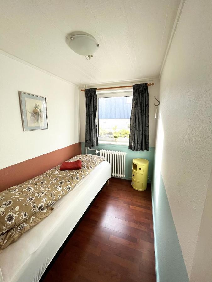 Cosy Apartment Near Beach, Marina & City Centre Торсхавн Экстерьер фото